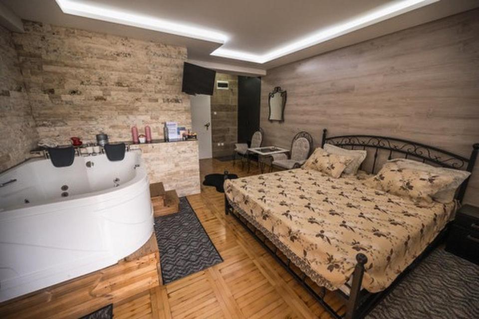 Onore Dell Amore Apartman Sa Djakuzijem Banja Koviljača Exterior foto